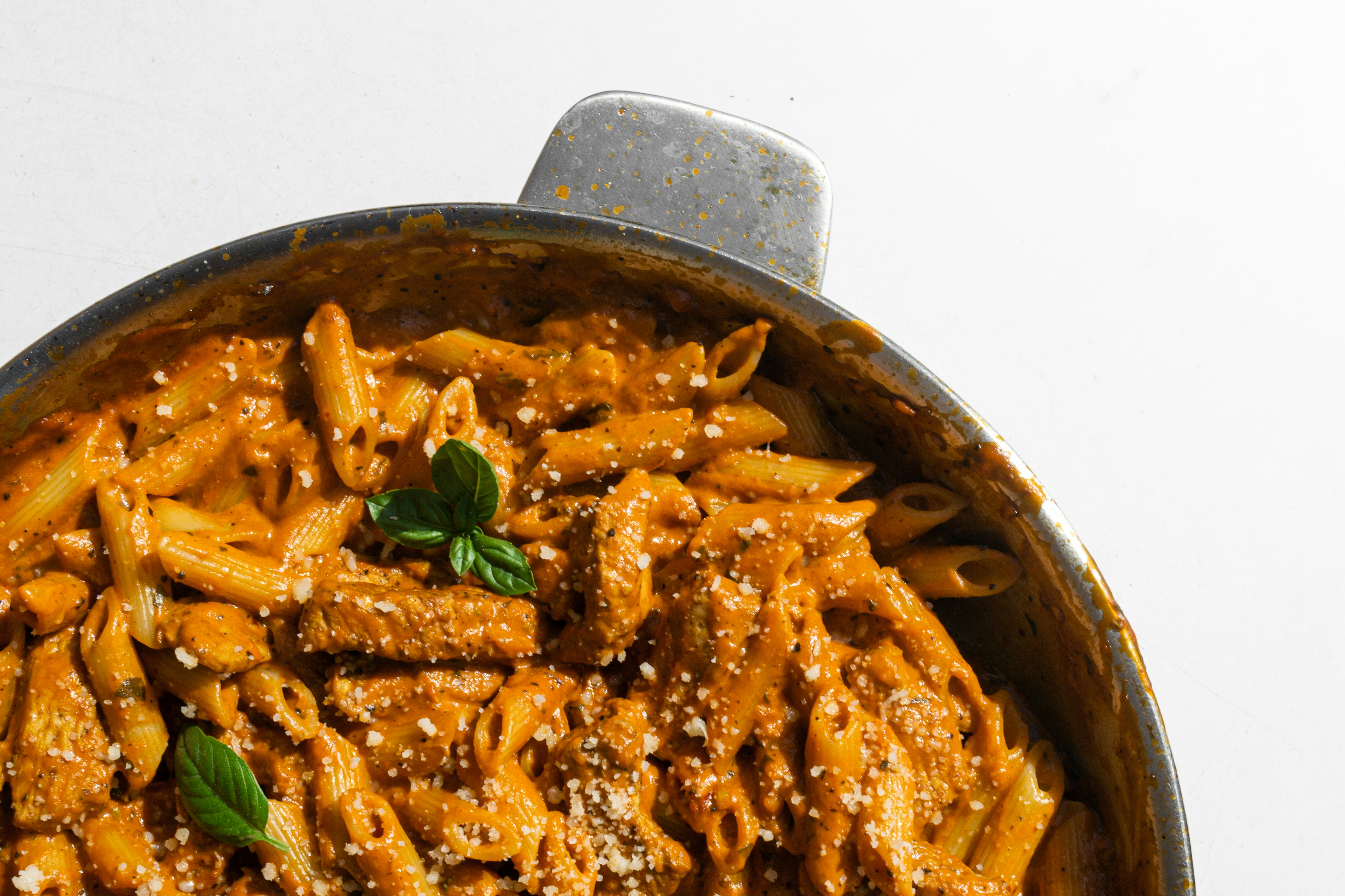 HERB CHICKEN PENNE