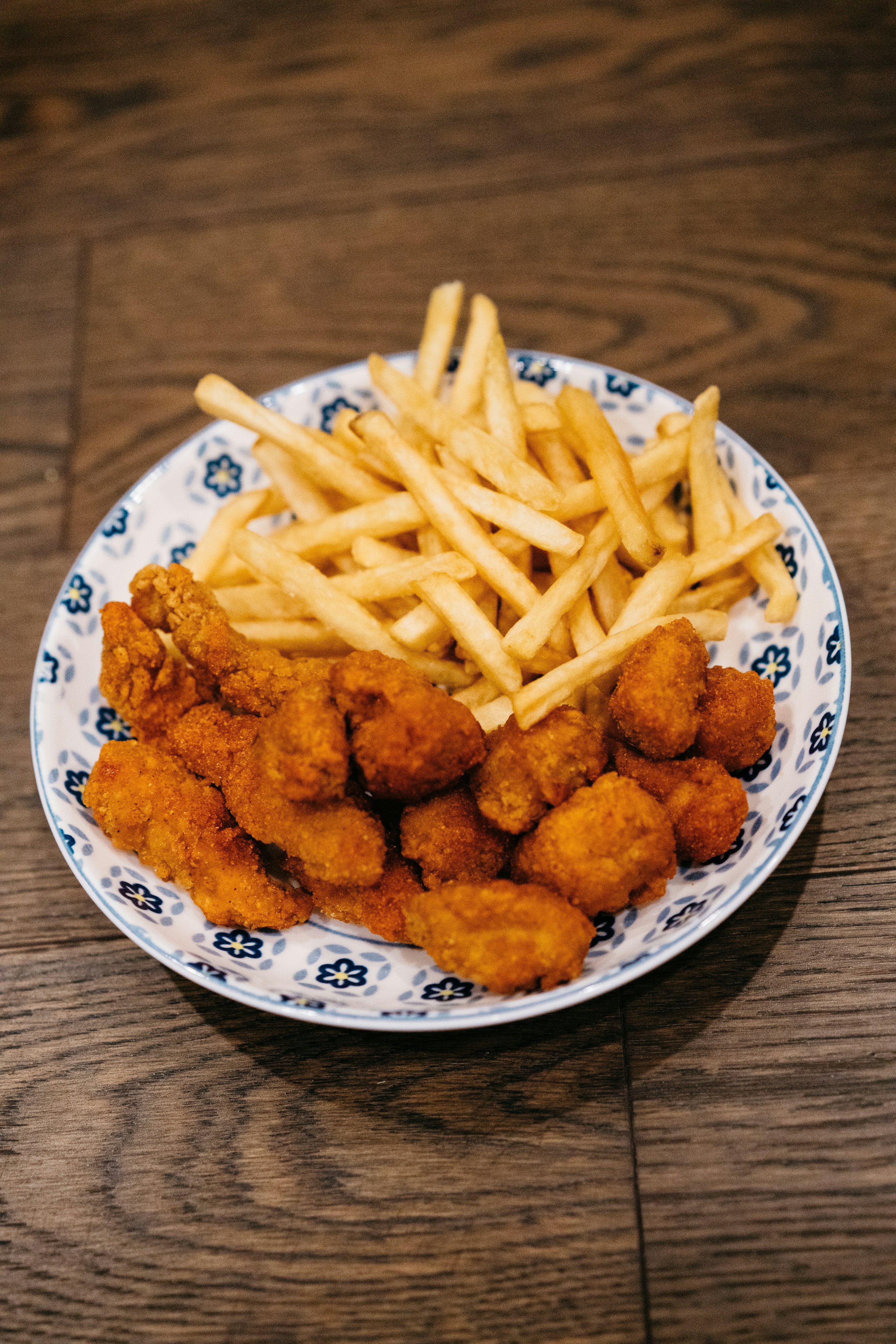 CHICKEN WINGS &FRIES