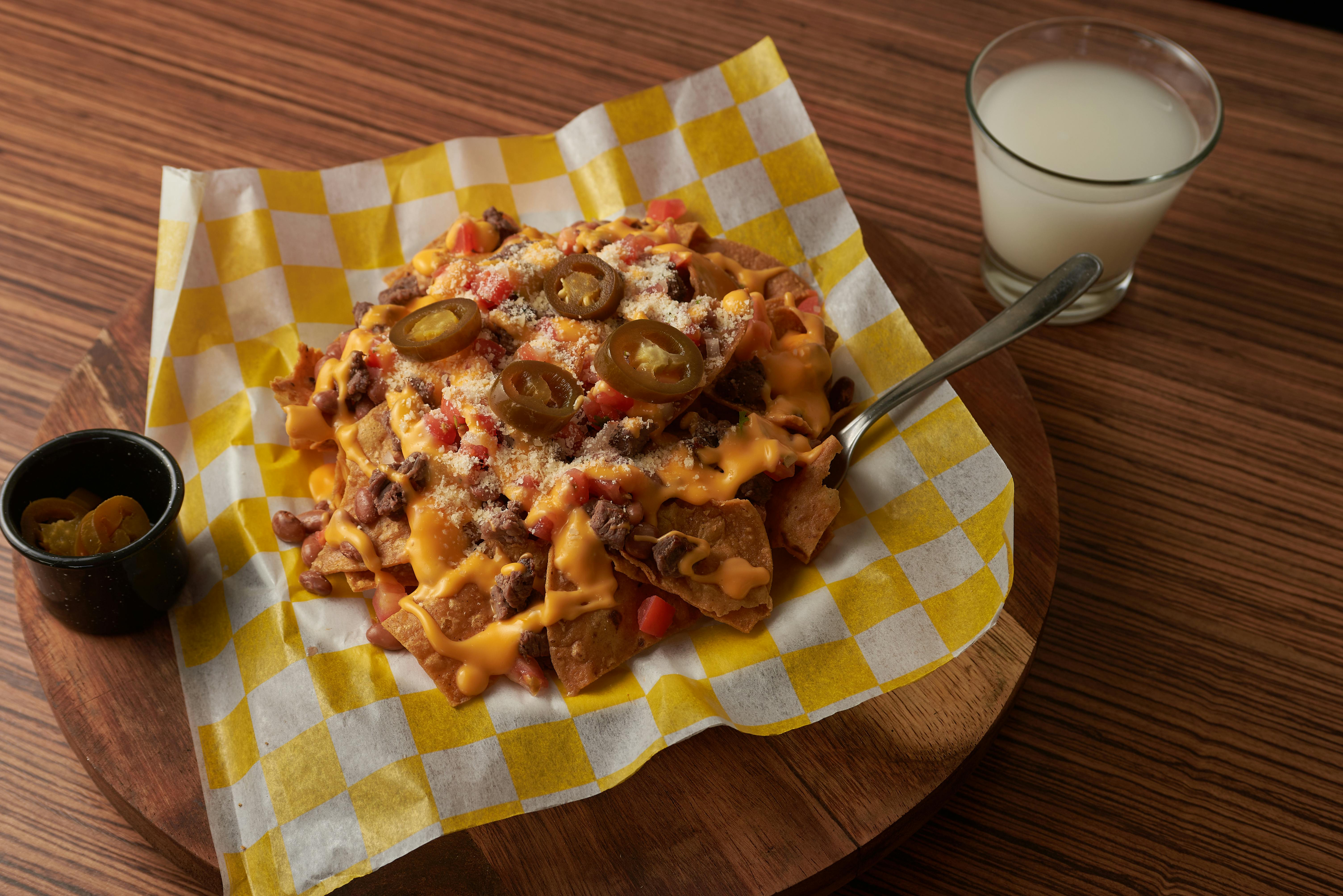 CHILI NACHOS